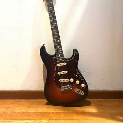 Fender 70th Anniversary American Professional II Stratocaster 2023 - Present - 3 Tone Sunburst image 2
