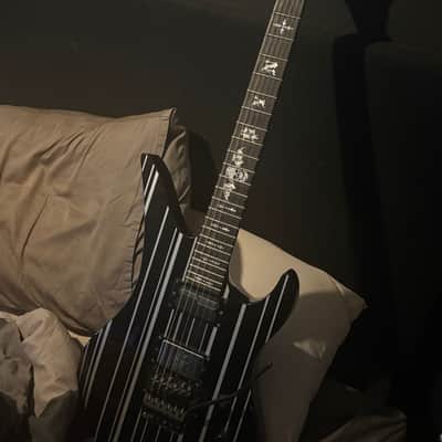 Schecter Synyster Gates Signature Synyster Custom-S Sustainiac with Schecter Humbucker 2018 - Present - Black with Silver Pinstripes image 2