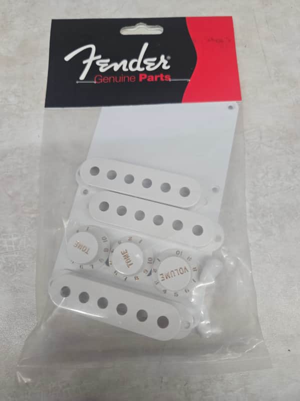 Fender 099-1362-000 Stratocaster Accessory Kit 2010s - White image 1