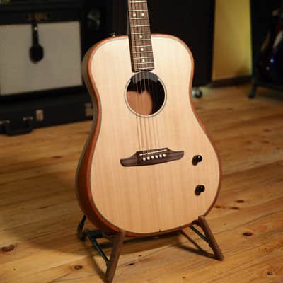 Fender Highway Dreadnought Sitka Spruce Top image 2