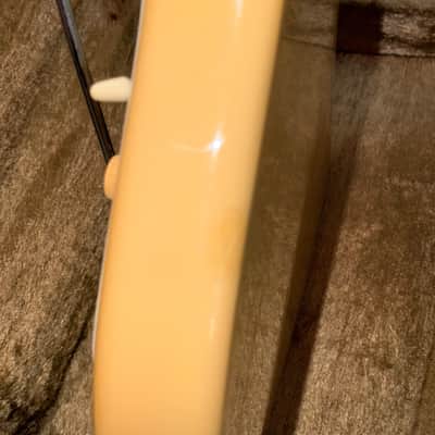 Fender Standard Stratocaster (2-Knob) with Maple Fretboard 1983 - 1984 - Ivory White image 2