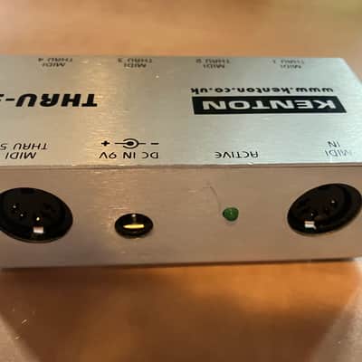 Kenton Thru5 with Mogami MIDI cables Bild 4