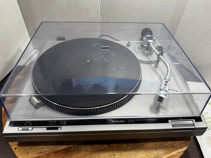 Vintage 1979 Technics SL-B2 Turntable. Restored image 1