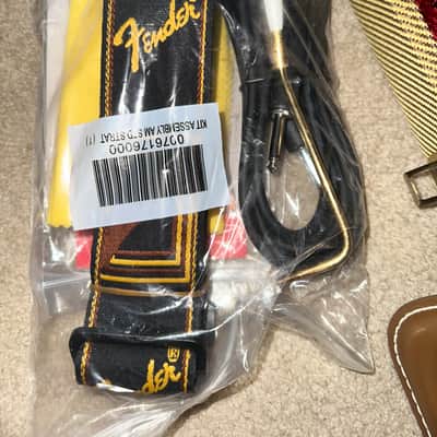 Fender 60th Anniversary Commemorative American Standard Stratocaster with Gold Hardware, Maple Fretboard 2014 - 2-Color Sunburst image 24