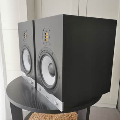 Eve Audio SC208 8" Active Studio Monitor - Black image 2