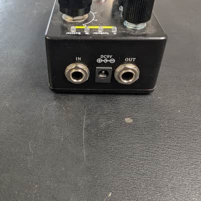 Mosky Big Fuzz Distortion Guitar Effect Pedal One Toggle Volume Tone Sustain image 5