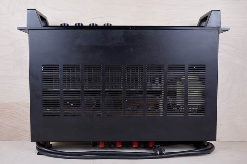 Yamaha P2040 150W Rackmount Power Amplifier Black 100V Made in