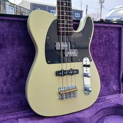 Clip TBS-4 Bass Guitar Short Scale Telebass Aged Vanilla image 2