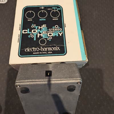 Electro-Harmonix Stereo Pulsar Analog Tremolo 2007 - Present - Blue image 7