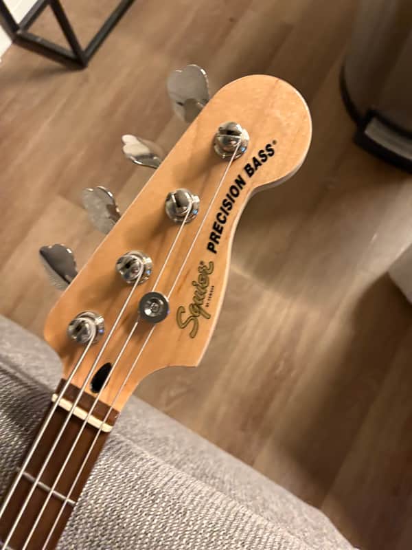 Squier Affinity Precision Bass PJ with Laurel Fretboard 2020 - Present - Lake Placid Blue image 1