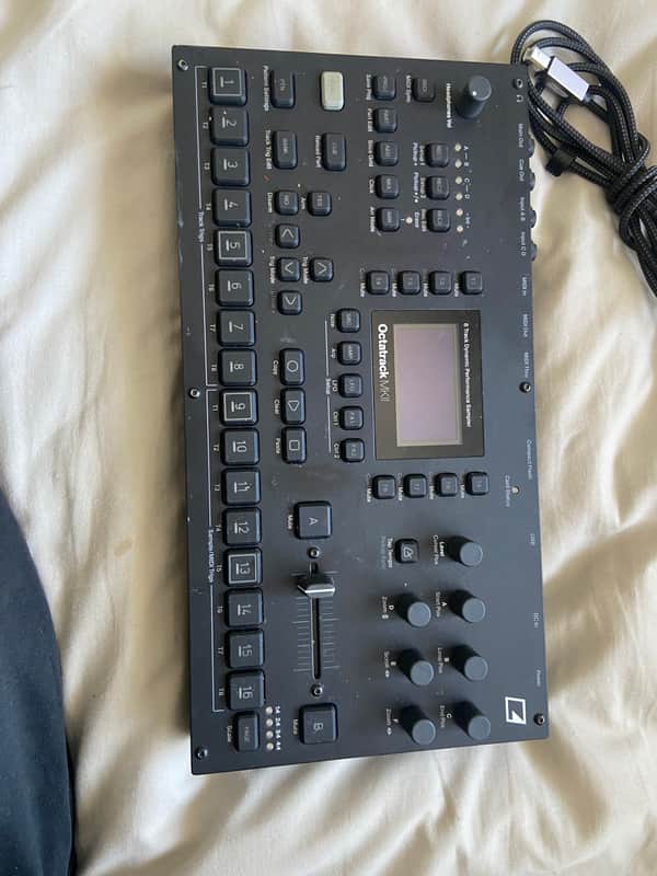Elektron octatrack mk2 8 track dynamic performance sampler 2020 - Black image 1