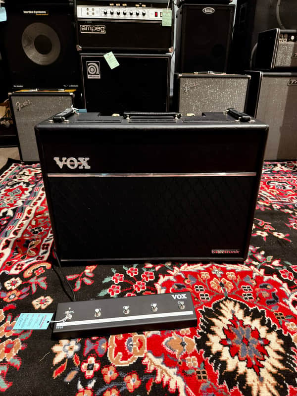 Vox Valvetronix VT120+ 120-Watt 2x12 Modeling Guitar Combo - used image 1