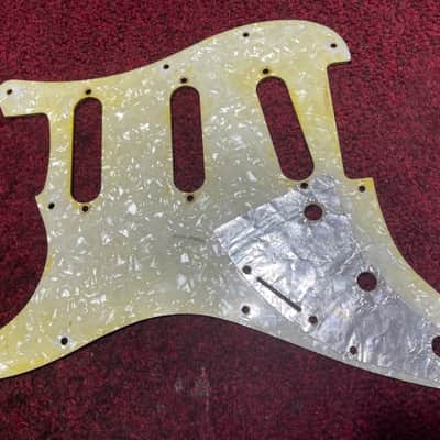 Fender Stratocaster Pearl Back 1968 - 1969 - 1970 - White Pickguard Old Reissue Relic image 1