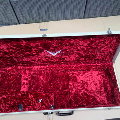 Fender Custom shop limted edition strat stratocaster guitar case hardcase 2 color version made in USA image 8