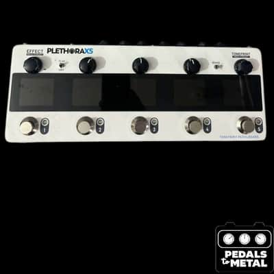 TC Electronic Plethora X5 TonePrint Multi-Effects Pedalboard 2020 - Present - White - X18168 image 1