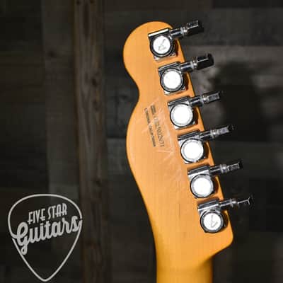 Pre-Owned Fender American Ultra Luxe Vintage '60s Custom Telecaster - 3-Color Sunburst with Hardshell Case image 18
