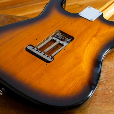 1991 Fender American Vintage 57 Stratocaster 2-tone Sunburst - AVRI - with original hardcase and accessories image 12