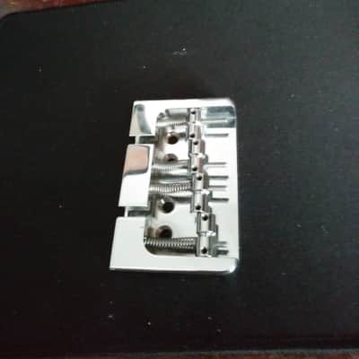 Hipshot B Style Hipshot 4 String Bass Bridge 17mm String Spacing, Chrome image 2