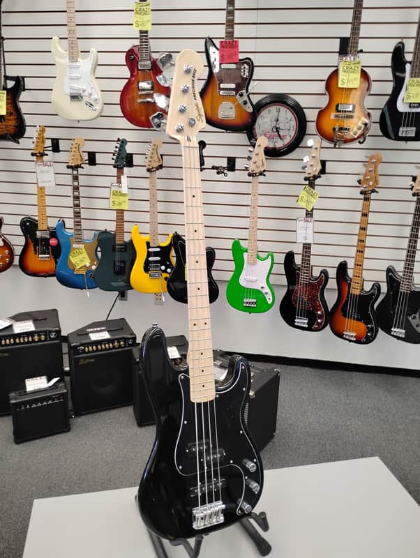 Squier Affinity P Bass Black image 1