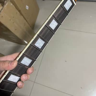 White binding Round stainless steel 4a 22 frets Roasted Maple guitar neck Rosewood fingerboard Pearl block inlay 25.5inch hole 10mm image 3