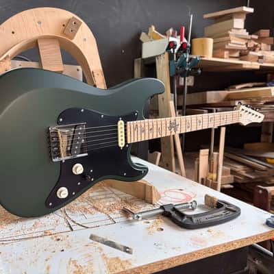 MaNo Guitars (The Iconic) image 1
