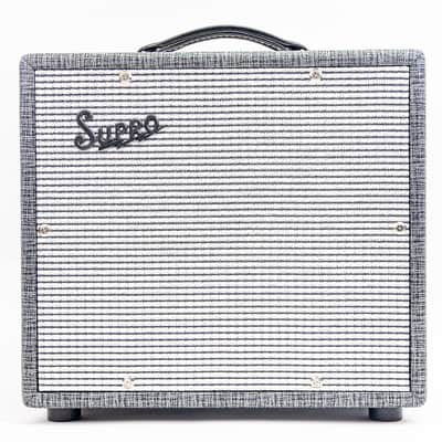 Supro 1610RT Comet 1x10" 14-Watt Tube Combo Amp with Cover image 2