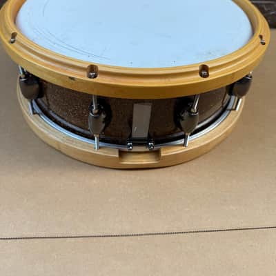 Dunnett Classic StereoPly 4-Ply Maple/Poplar Snare Drum w/ Wood Hoops Gold Sparkle 14x5'' image 8