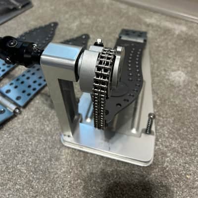 DW DWCPMCD2XF Machined Chain Drive Double Bass Drum Pedal with Extended Footboard & Shortboard image 7