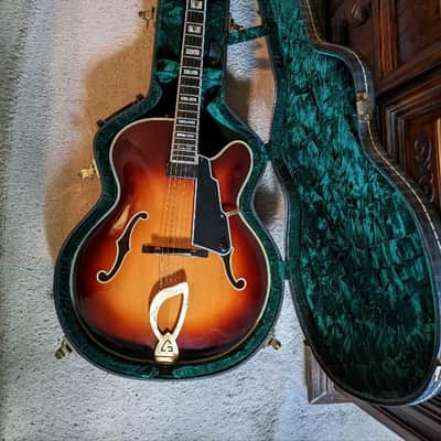 Stunning 2000 Guild/Benedetto Artist Award Signature Model Antique Burst Mint! YouTube video below Recently had a professional setup. image 13