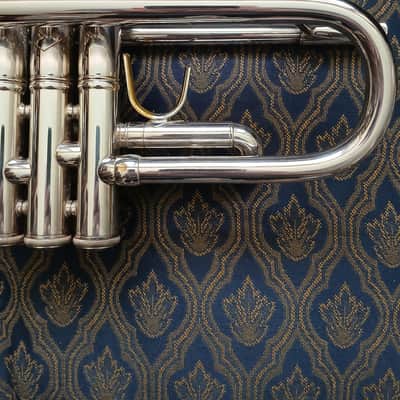 Very Nice Bach Stradivarius Model 37 Trumpet with Case image 6