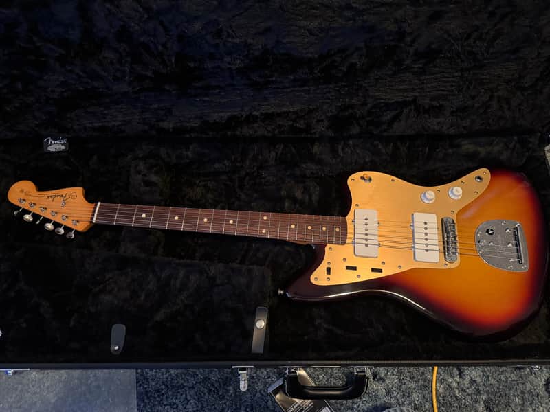 Fender Limited Edition Vintera II Road Worn '50s Jazzmaster 2026 - 3-Color Sunburst - mint condition image 1