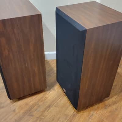 Cerwin Vega RE-30 Series 250 Watt 3 Way Floor Standing Speakers Sound Great image 5