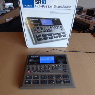 Alesis SR-18