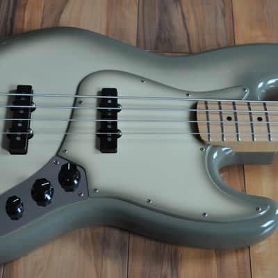 Fender Limited Edition Antigua Jazz Bass Bild 1