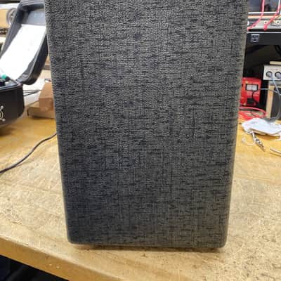 Fender George Benson Hot Rod Deluxe 112 80-watt 1x12 inch Extension Cabinet Grey image 7