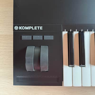 Native Instruments Komplete Kontrol S61 Mk2 - Black image 5