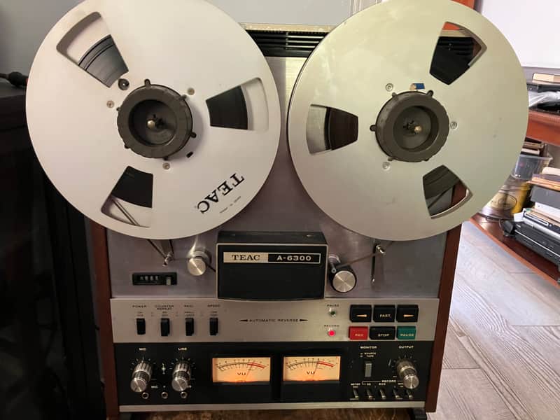 PLEASE READ AD!!! TEAC A-6300 1/4" 10.5 inch 4-Track Auto Reverse Reel to Reel Tape Deck Recorder 1970s - Silver image 1