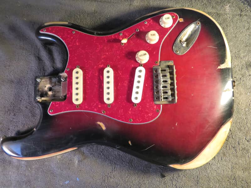 Reliced Fender style Strat sunburst loaded body Sunburst loaded body unknown  - Sunburst image 1