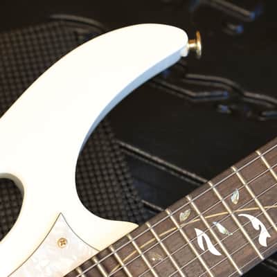 Minty! 2013 Ibanez Steve Vai Signature JEM7V HSH Electric Guitar White + OHSC image 4