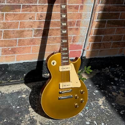 Gibson Les Paul Std. 1969 -stunning early '69 Gold Top featherweight example w/special features. image 2