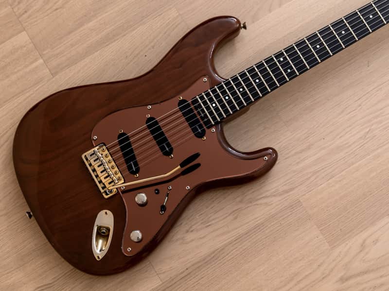 1980s Levinson Blade R4 Vintage S-Style Electric Guitar Walnut w