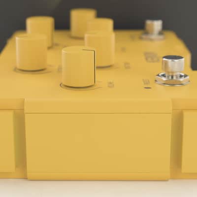 Kernom Moho Fuzz 2023 - Present - Yellow image 5