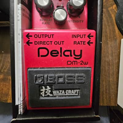 Boss DM-2W Delay Waza Craft 2015 - Present - Pink
