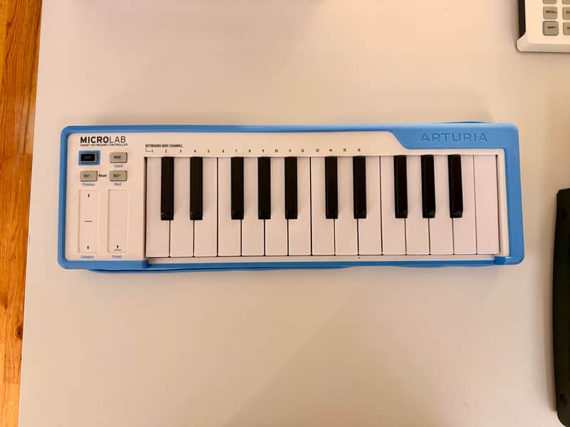 Arturia MicroLab 25-Key MIDI Controller - Blue image 1