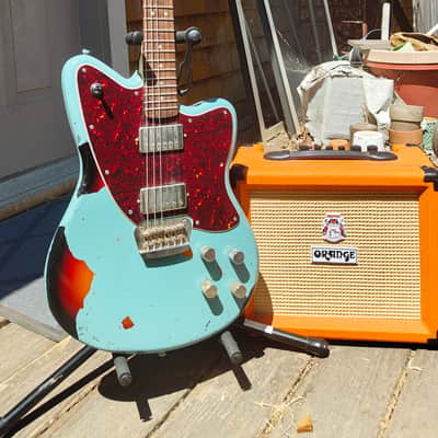 Squier Paranormal Toronado 2021 - Present - 3-Color Sunburst image 1