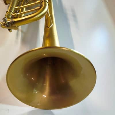 Trompeta Bach Stradivarius 43 lacado mate en perfecto estado image 17