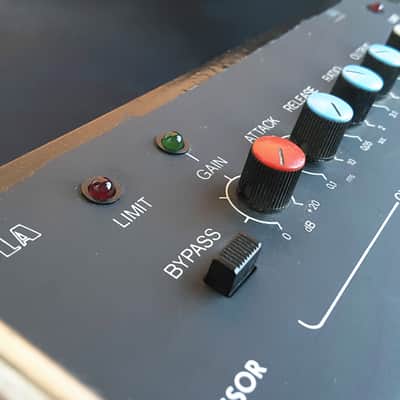 1980s Tesla AYZ 034: Stereo Compressor/Limiter - Ultra RARE Soviet Czechoslovakia vintage rack unit image 2