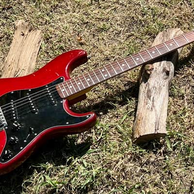 Vintage Fender Stratocaster Guitar 1979-1981 - Crimson Red Transparent image 12