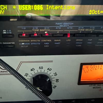 Roland JV-1080 64-Voice Synthesizer Module 1994 - 2001 - Black