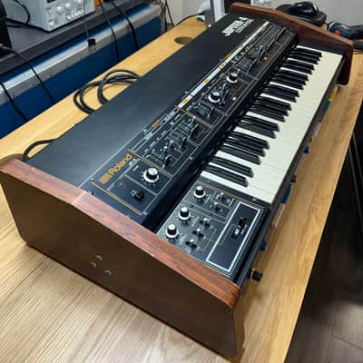 Roland Jupiter 4 Synthesizer w/ Swan flight case. New sliders. Full recap and just calibrated. IR3109  filter version image 3